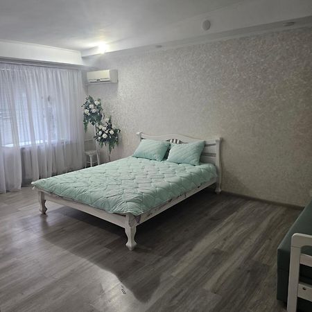 White apartament Kremenchuk Exterior foto